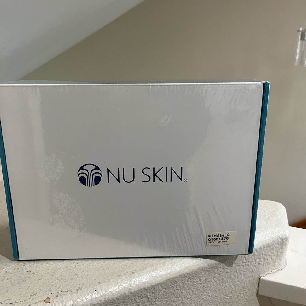 NU SKIN ageLOC GALVANIC Facial Kit SPA‎ Facial Kit Set